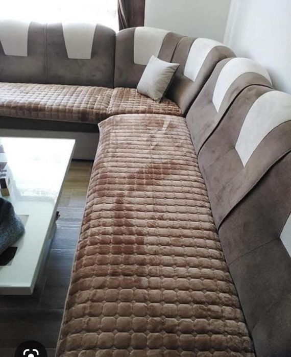 Противохлъзгащи постелки за дивани