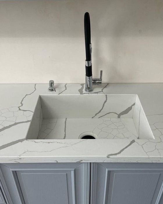 Столешницы из искусственный камень для санузел