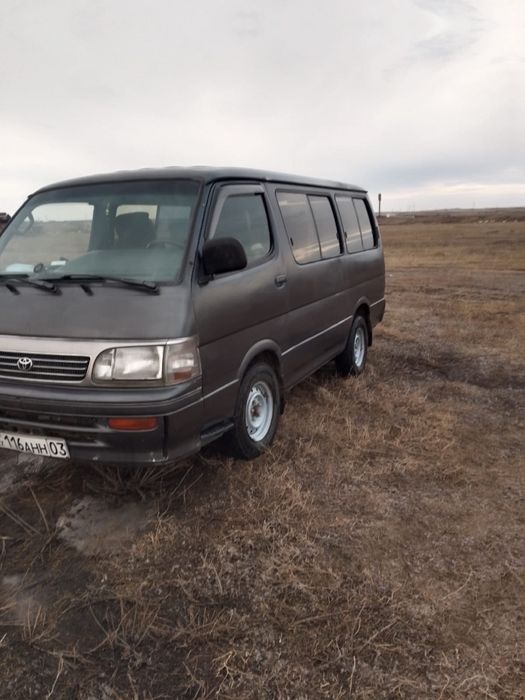 Toyota HiAce минивэн 93 года