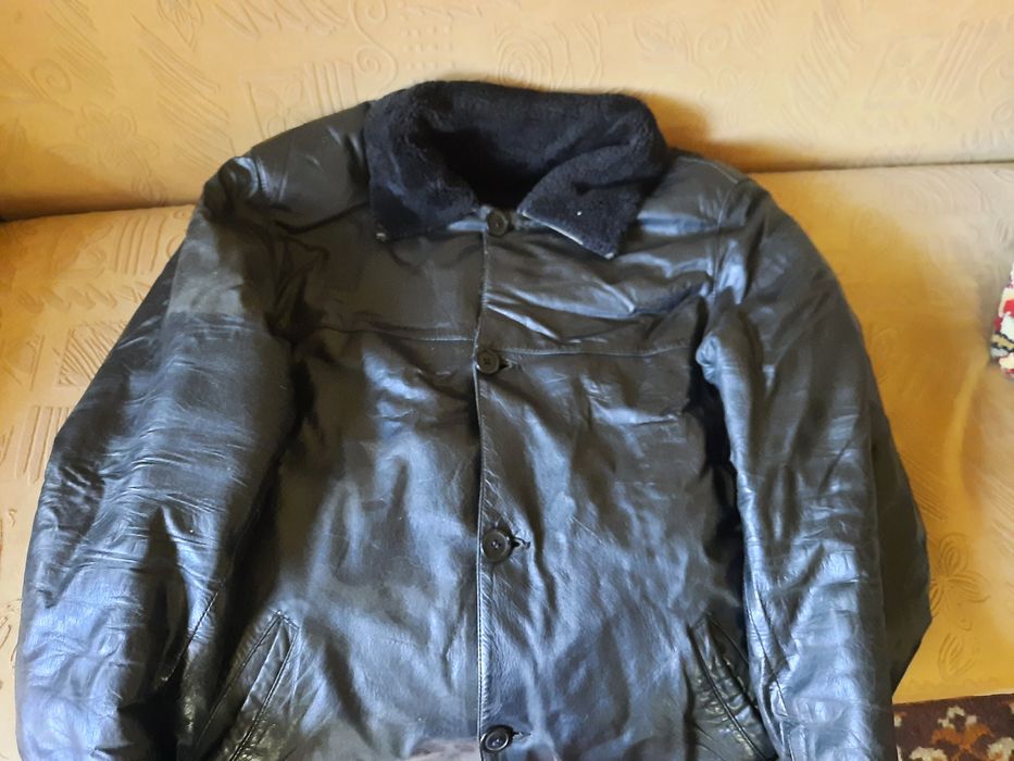 Продаю мужскую  курткуу