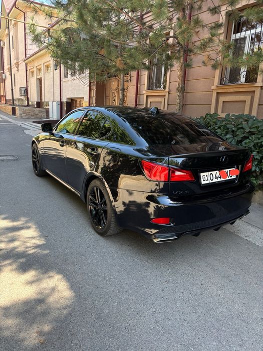 polniy privod lexus is 250 sotiladi