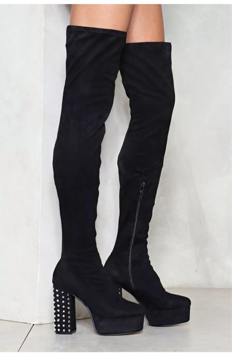 Високи екстравагантни ботуши с шипове номер 38.5