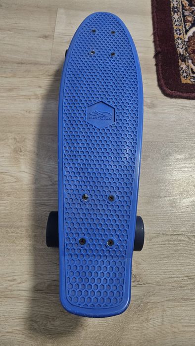 Penyboard rosu . Si albastru