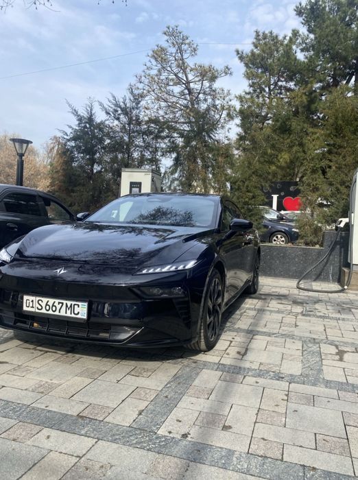 Продаю срочно машину