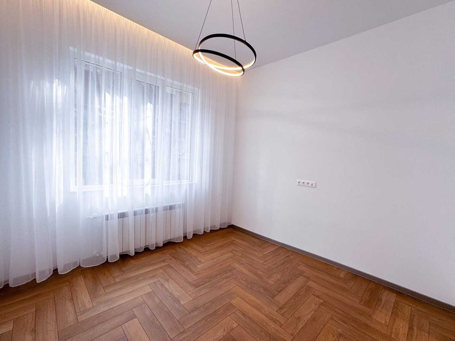 Тристаен апартамент в Центъра