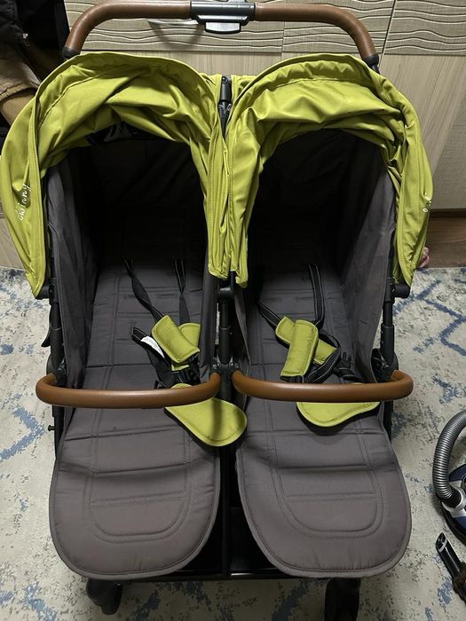 детская коляска двойная