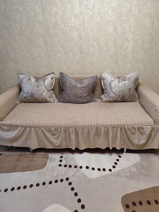 Посуточно 1 комн. кв. в 6 мкр-не