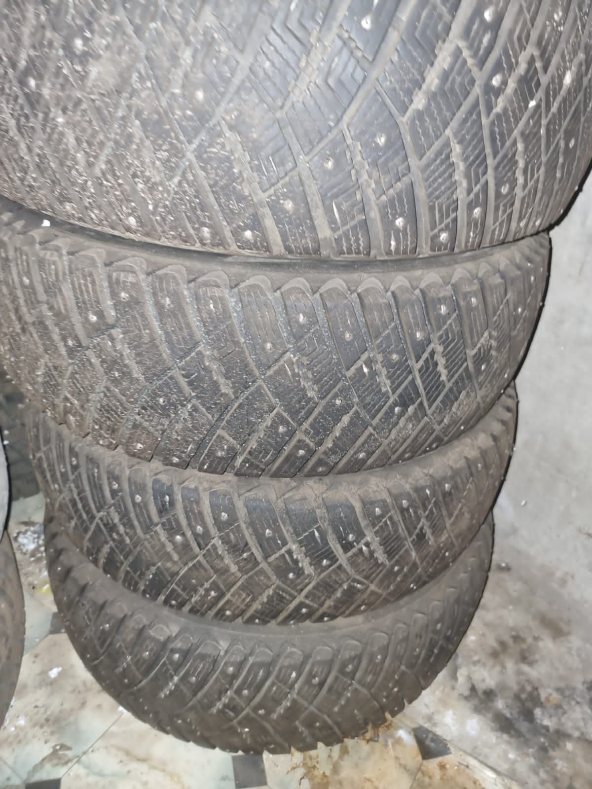 Goodyear ultragrip 215 65 r16