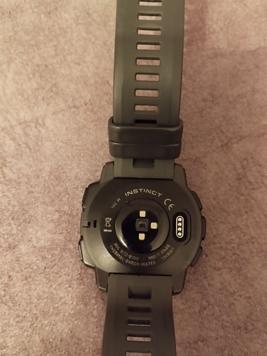 Смарт часы Garmin instinct