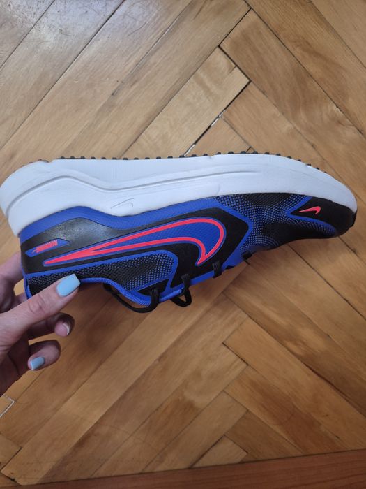 Маратонки Nike почти нови