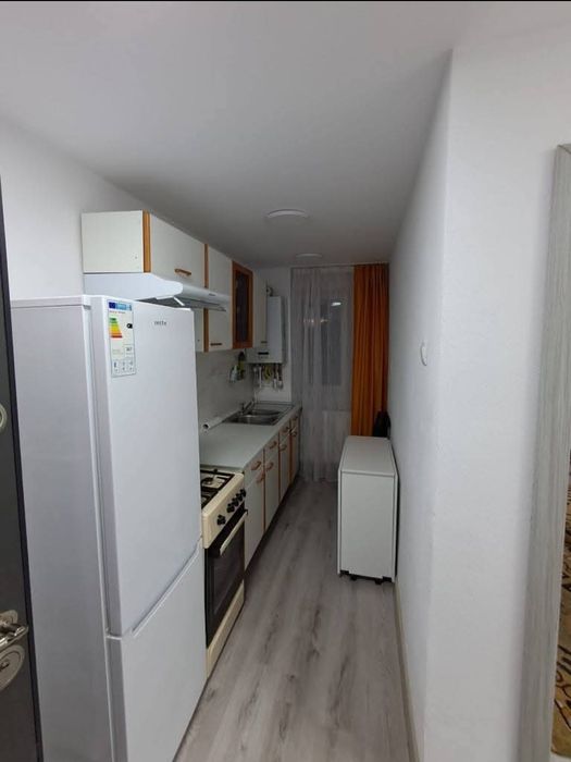 Închiriez apartament