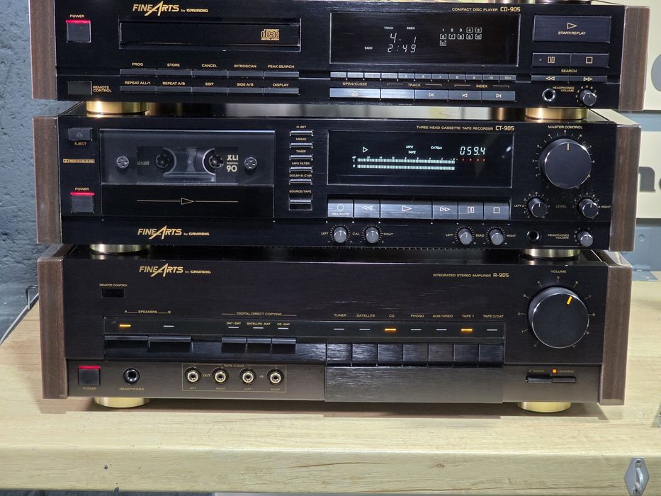 Linie audio FINEARTS amplificator A-905, deck CT-905, cd player CD-905, tuner T-907, pickup  TT-903, laterale lemn, premium hifi