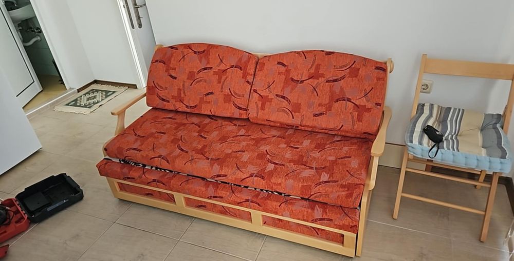 Кухня,спалня,диван