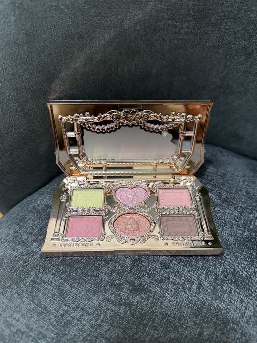 зеркало и палетка flower knows — коллекция the sweetie bear