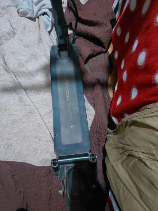 Vând trotineta electrica