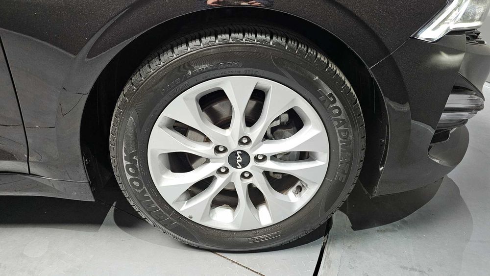 Kia K5 2.0Lpi Standard autogeorge.com