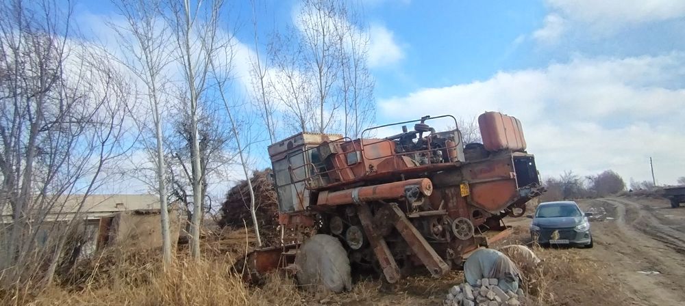 Комбайн Енисей. Сотилади холати зор