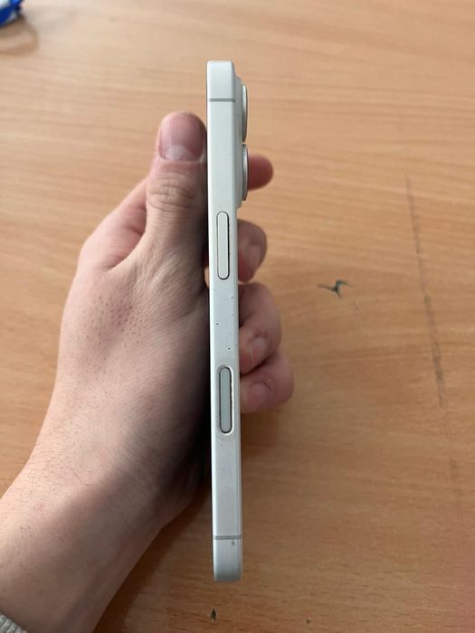 Iphone 16 в белом цвете