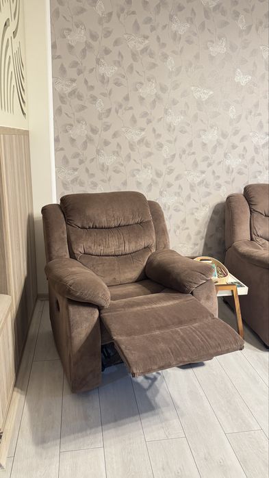 Canapea extensibilă și fotoliu cu recliner Lem’s