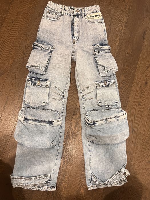 Дънки с джобове с висока талия