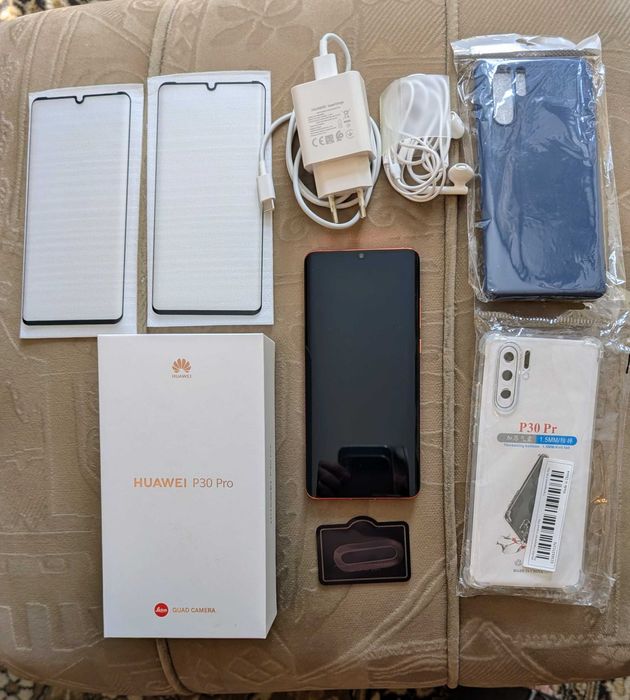 Като нов Huawei P30 Pro комплект и подаръци
