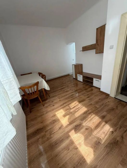Închiriez apartament disponibil de la 1 octombrie