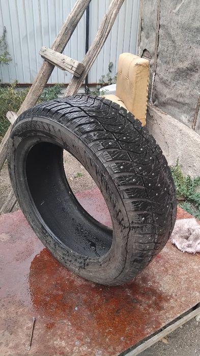 Продам шины Toyota Estima бу
