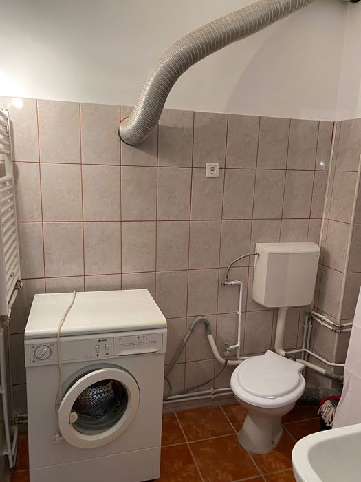 Închiriez garsonieră renovată,central