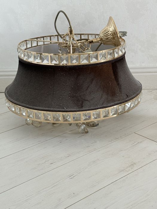 Продам люстры