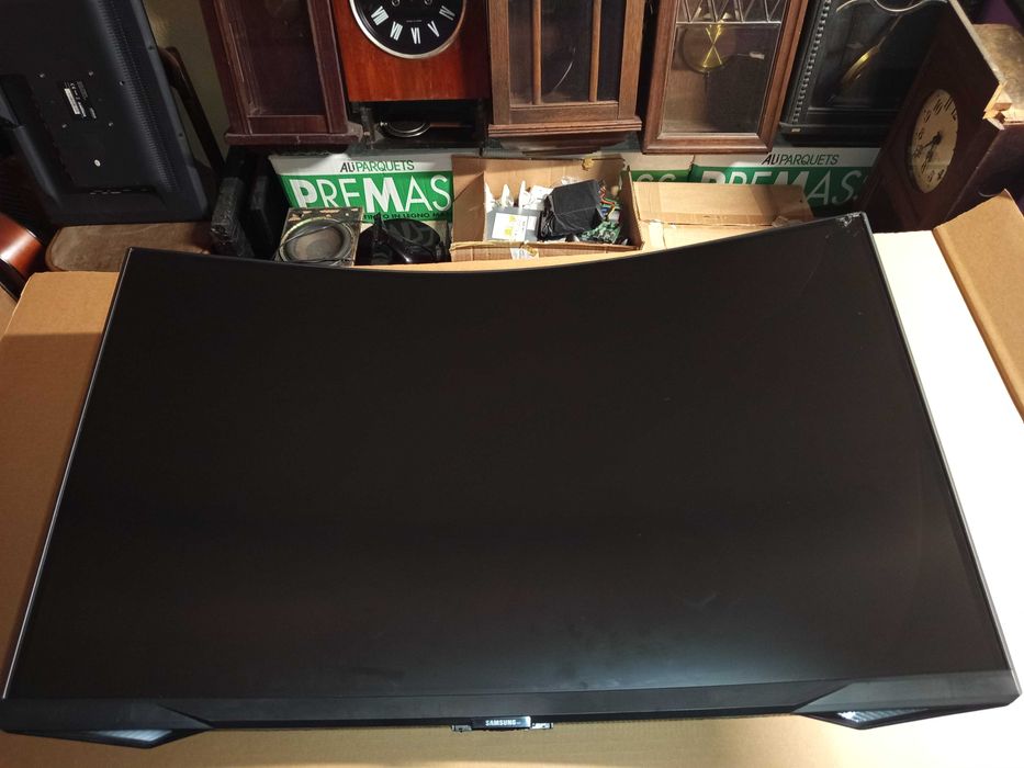 Monitor gaming LED curbat Samsung 32" Odyssey G6 QHD 240Hz spart