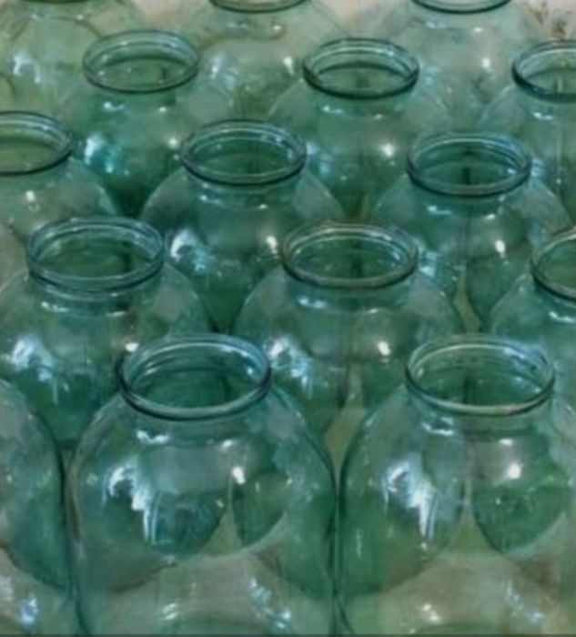 Продаются банки 2 литровые