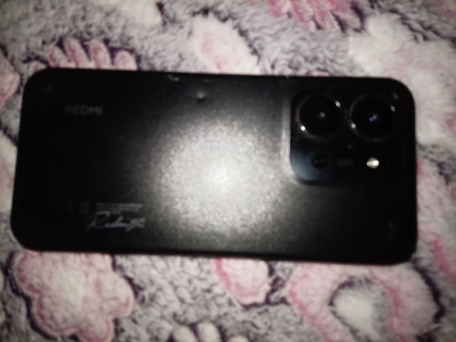 Vând telefon Xiaomi HyperOS