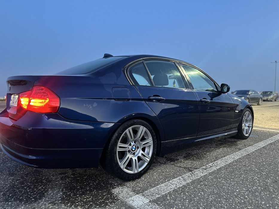 BMW E90 318D facelift