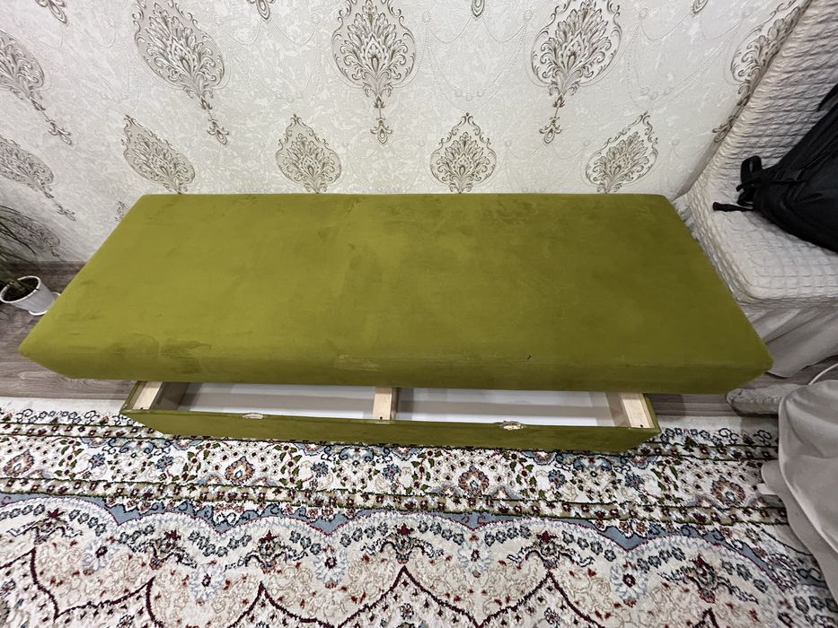 Диван оливковый/зеленый