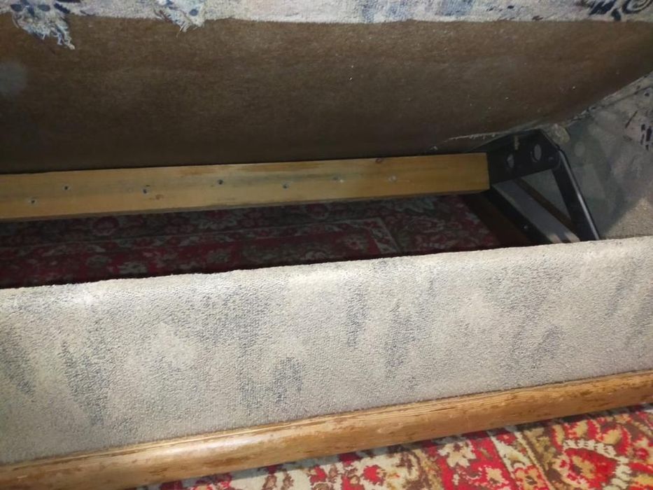 Продам диван уголок