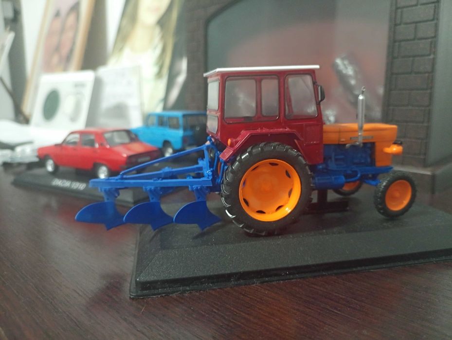 Vând machete 1:43 Utb 650M