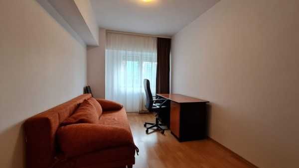 Inchiriere Apartament 3 camere, decomandat, ultracentral  , 450 Euro