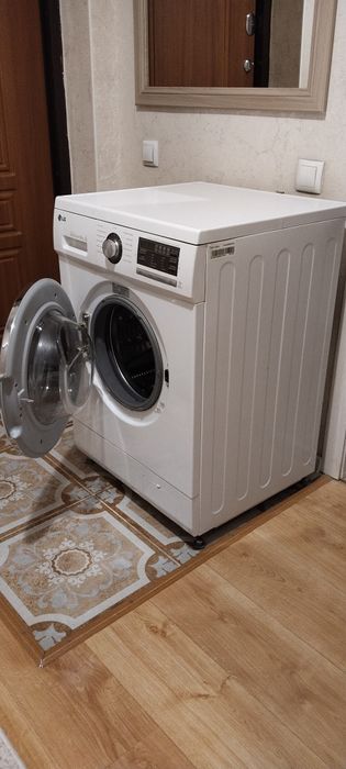 Продам стиральную машину LG 8кг