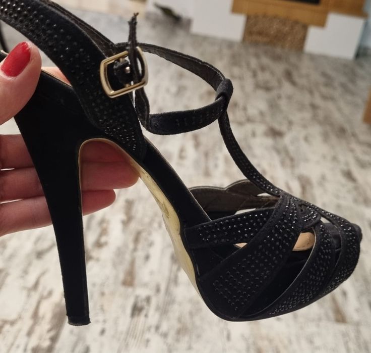 Sandale elegante cu toc