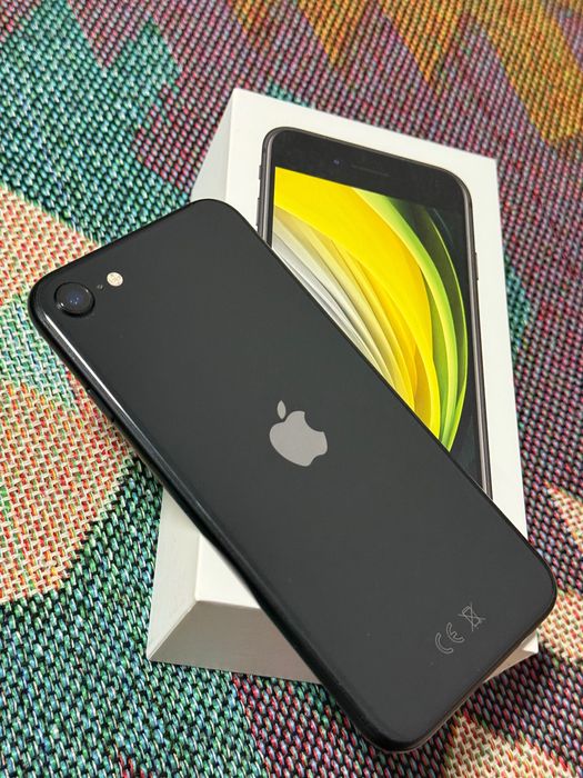 Продам Iphone SE 2020