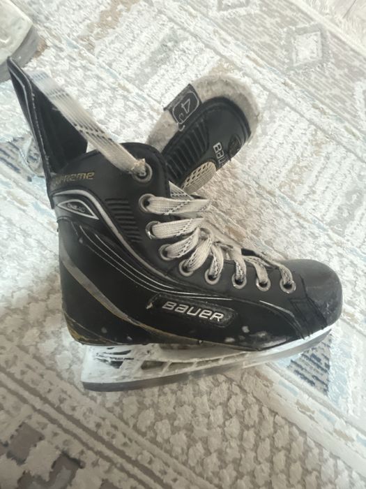 Коньки хокеейные продам 9.000тг