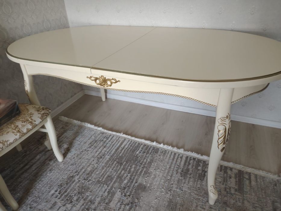 Продам стол и стулья