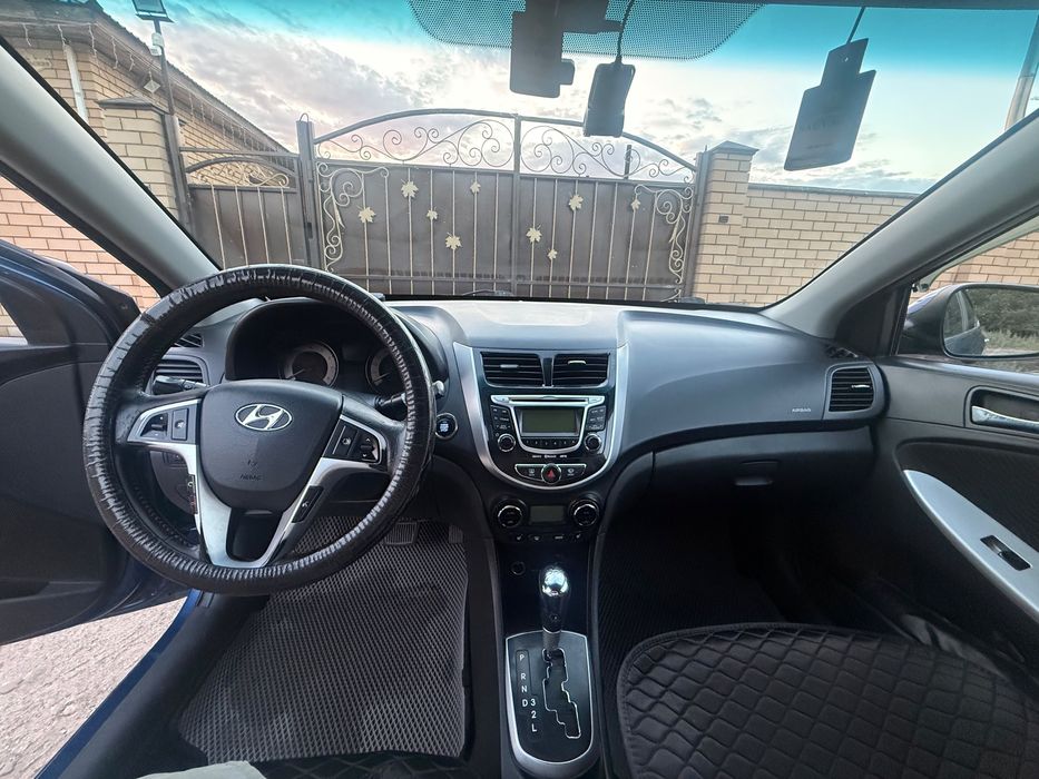 Hyundai Accent 2012 года