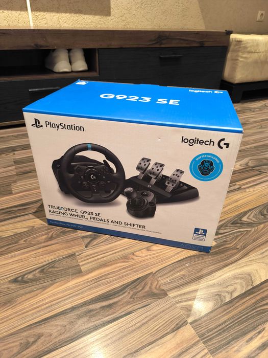 Logitech G923 + Shifter (PC / PlayStation)