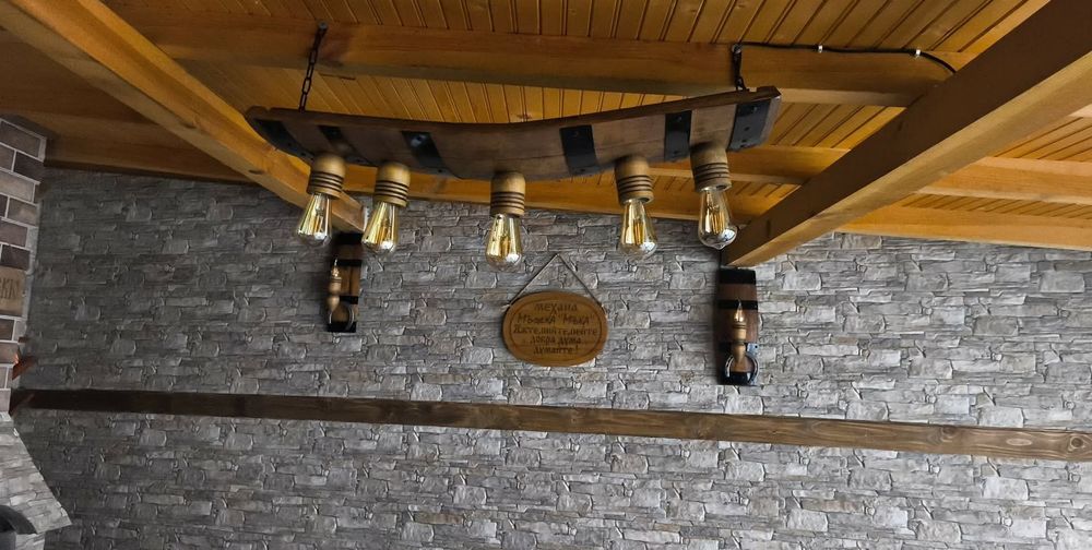 Полилеи, лампи ,осветление от автентични дъбови бъчви с ръчно изработе