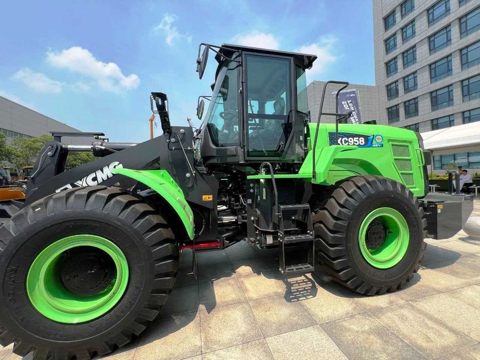 Фронтальный погрузчик XCMG 958 HAV Гибрид. (дизель+электр.)