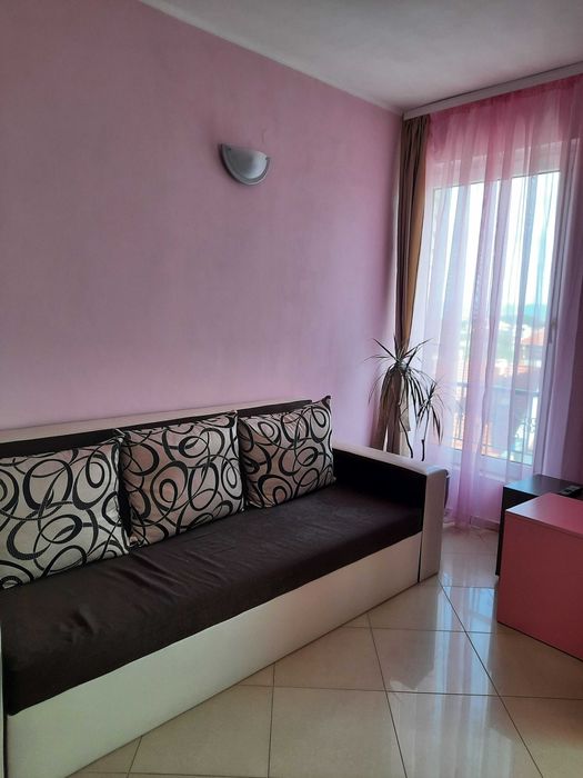 Дава се под наем Двустаен апартамент в Несебър - 45 кв.м за 408 € - Снимка #1