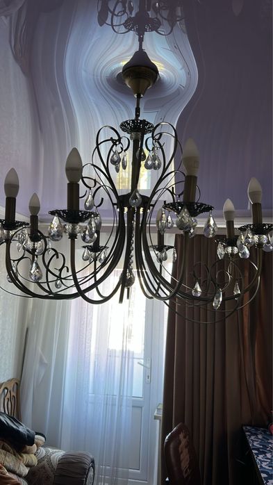 Продам люстру в хорошем состоянии