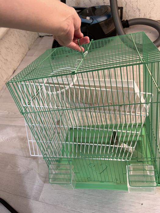 Продам клетку для попугая