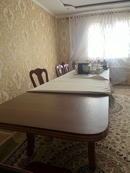 Большой стол